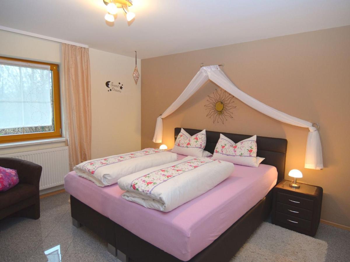 Holiday Flat With Swimming Pool In Prackenbach Viechtach Ngoại thất bức ảnh